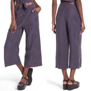 ASTR The Label Wide Leg Cropped Gray Leopard Pant  Size XS Set